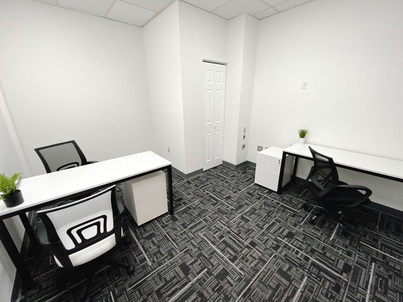 DeGratia Office Building: 2807 N Parham Rd, Richmond, VA 23294